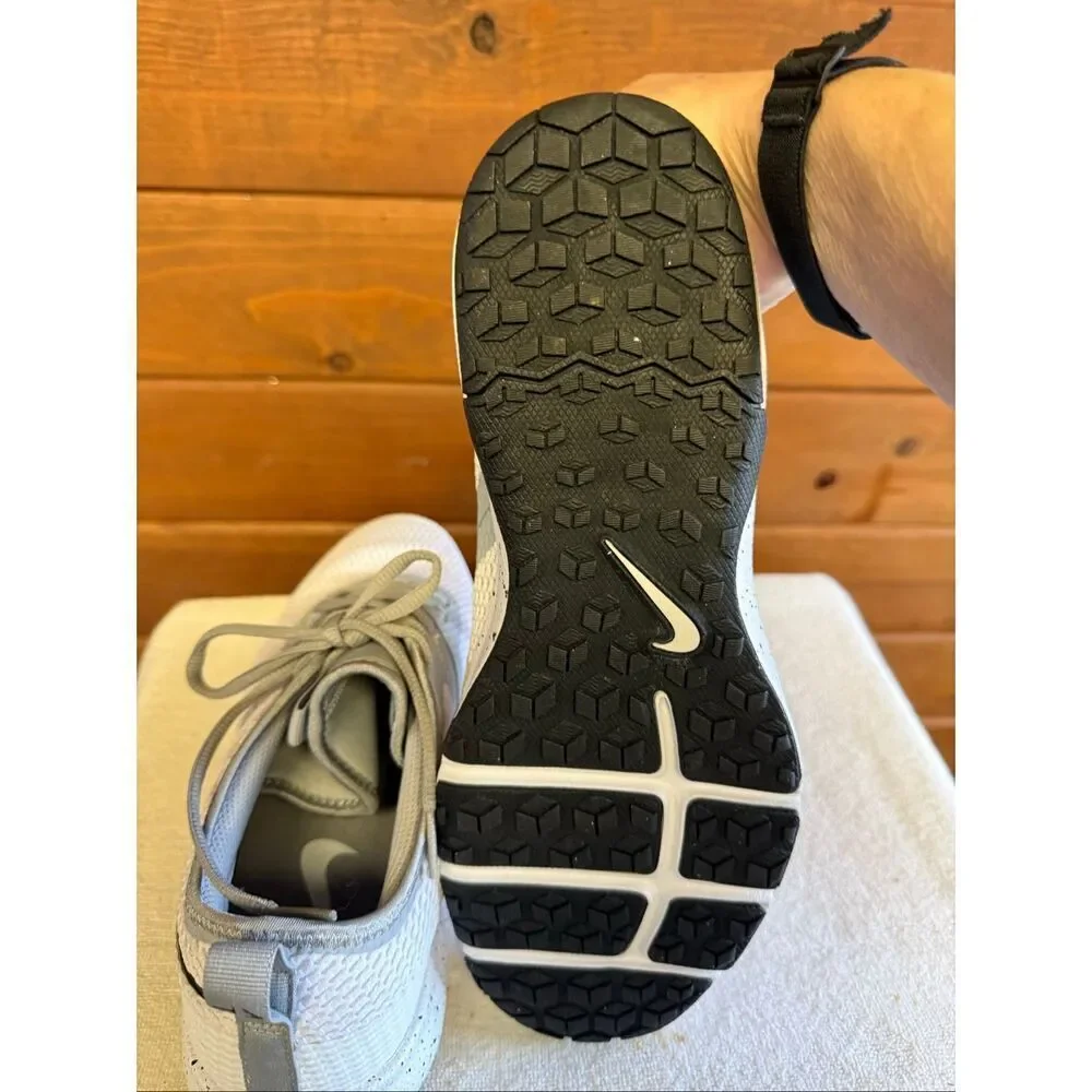 Nike Air Max Typha 2 training shoe white, black wolf grey Men’s Sz 10 AO3020-100